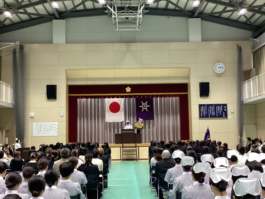 蘆田校長の式辞の様子